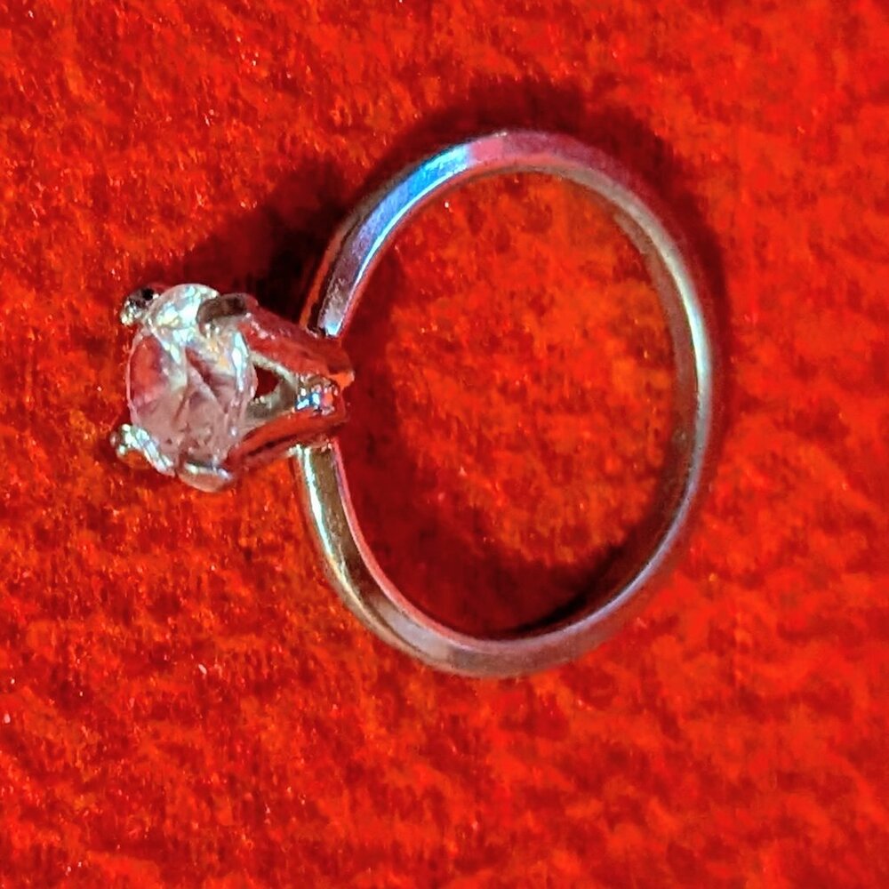 Vintage Sterling Silver Solitaire Ring LINDA  – Clear Round Stone